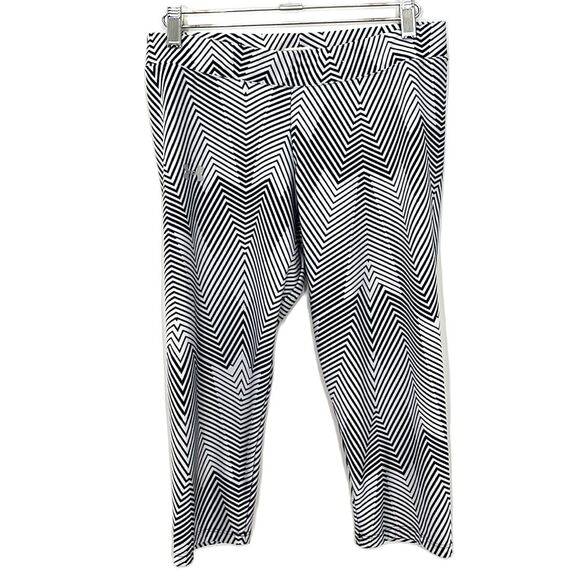 Under Armour Geometric Cropped Leggings Size Large - Picture 1 of 8